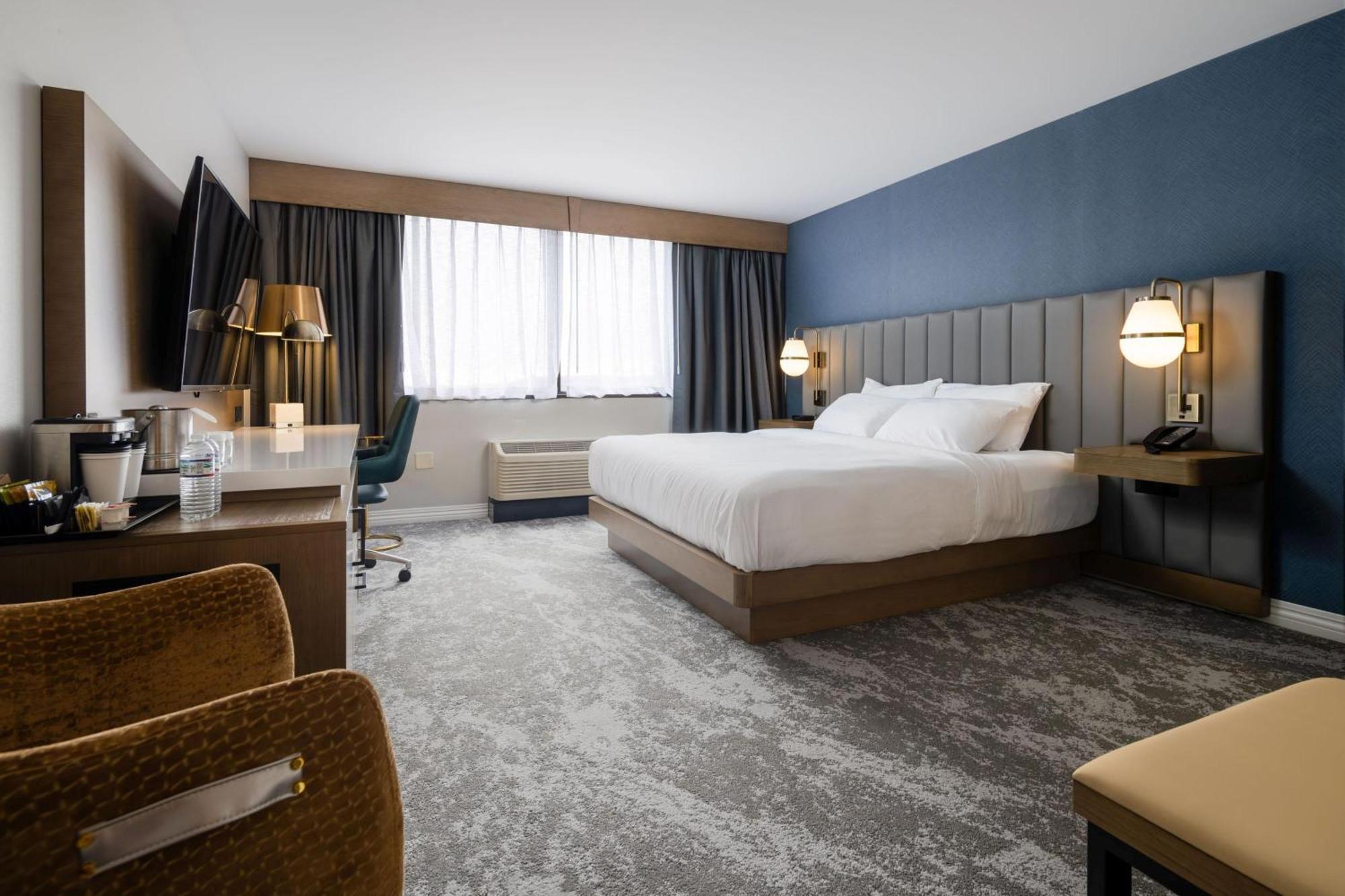 King Suite Mobility or Hearing Accessible